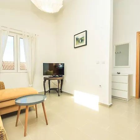 Daniela By Interhome