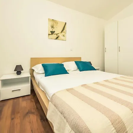 Apartamento Daniela By Interhome Obrovac